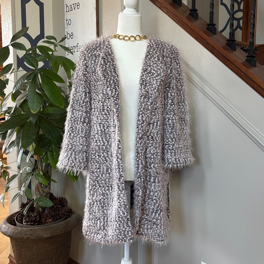 GORGEOUS Chic & classy, super soft coat in soft pink, blk, white & shimmer 🤩
